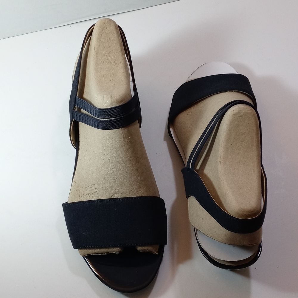 Sandal - Picture 4 of 5